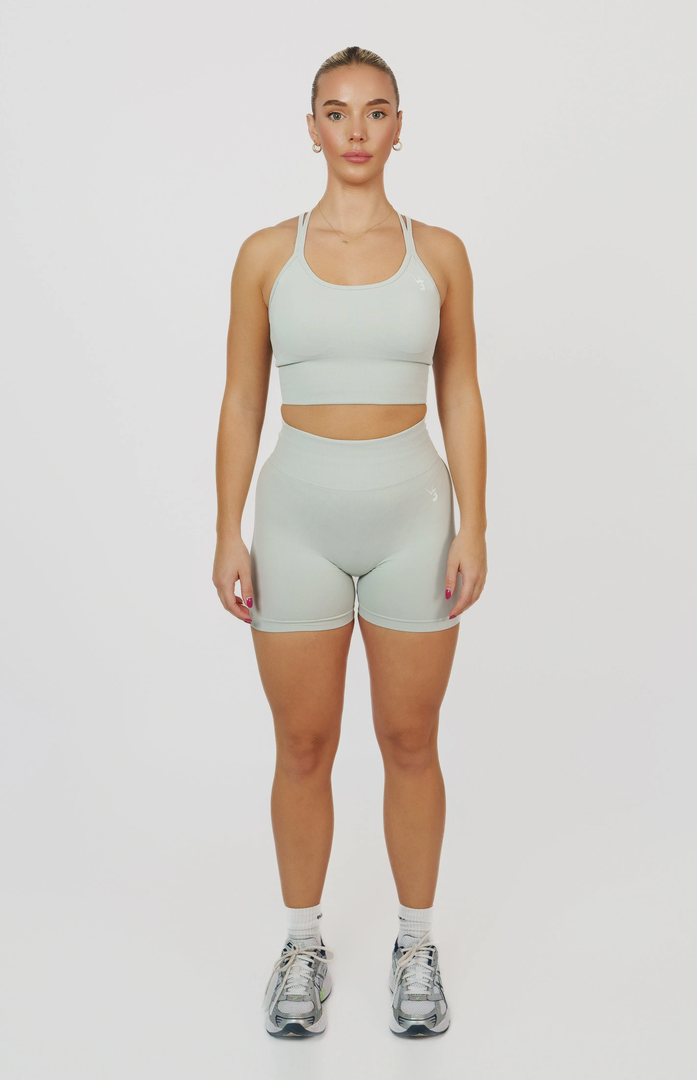 Form Seamless Scrunch Shorts & Sports Bra Set - Light Grey