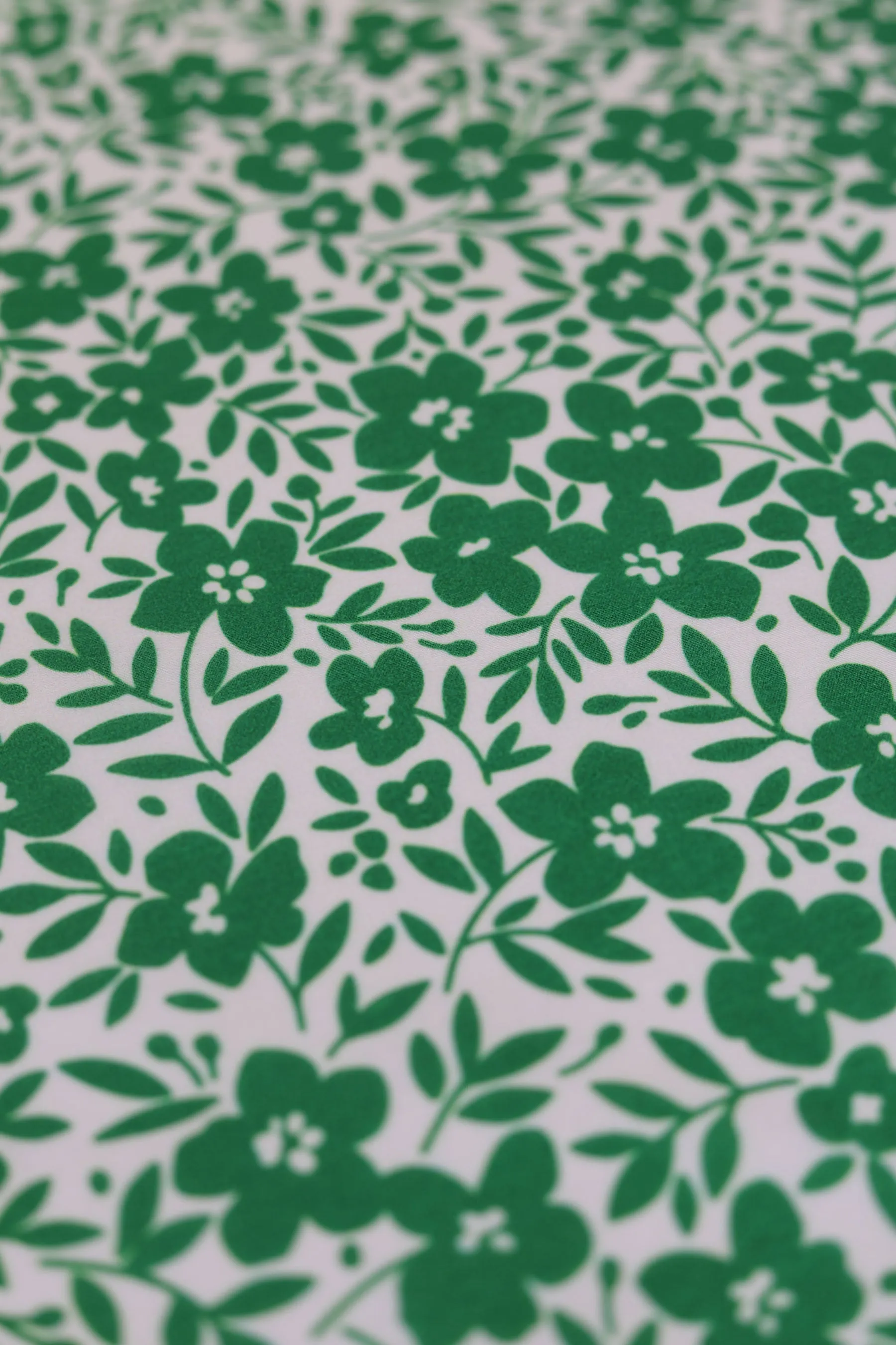 Green Ditsy Floral Pattern Printed Muslin Fabric