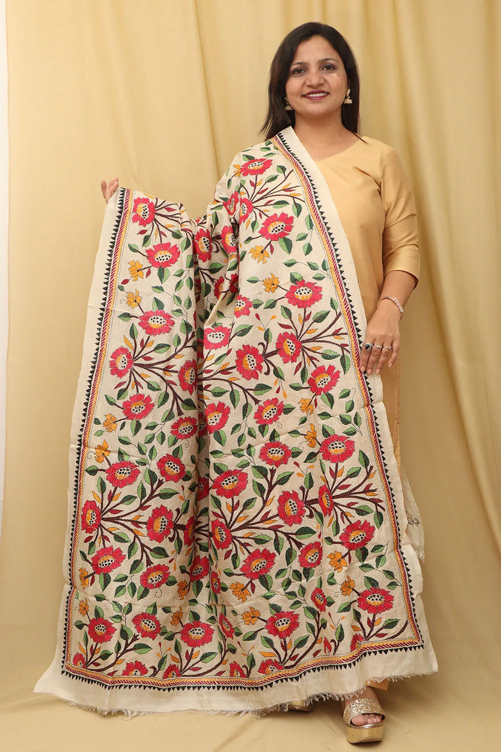 Pastel Kantha Tussar Silk Dupatta: Hand Embroidered