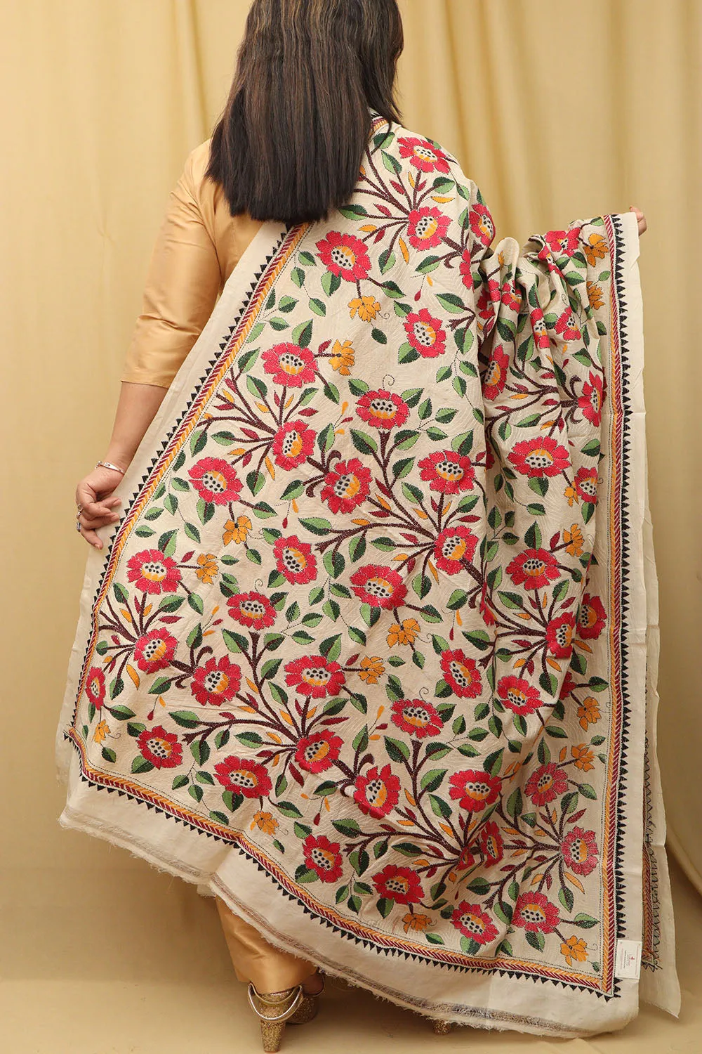 Pastel Kantha Tussar Silk Dupatta: Hand Embroidered