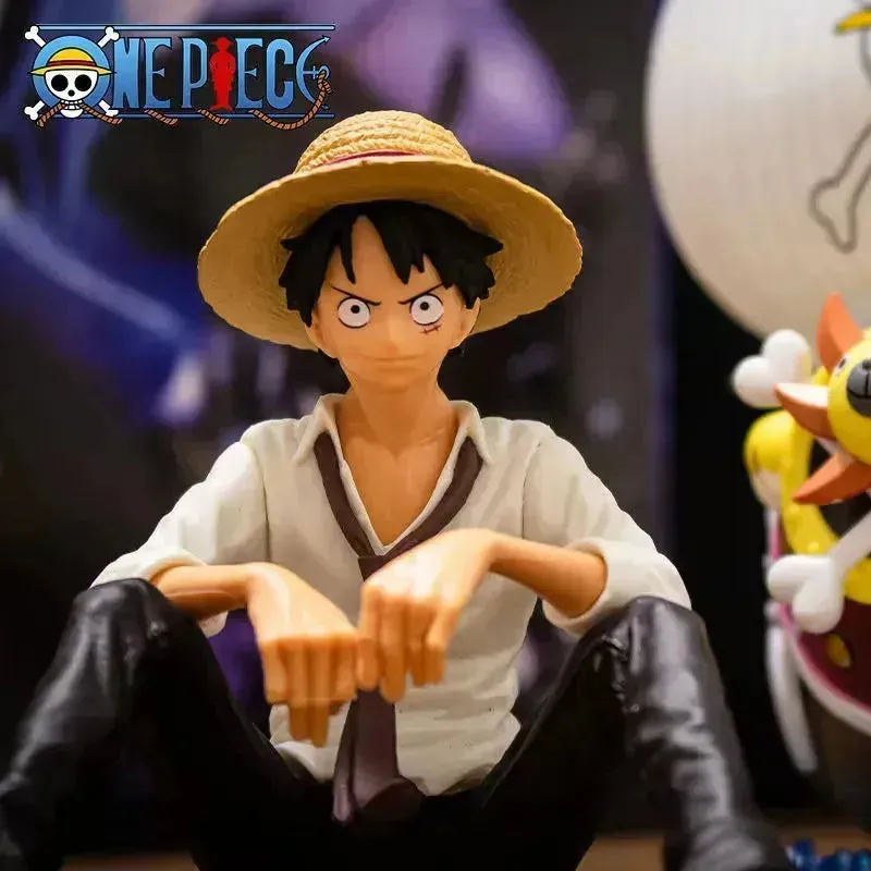 Straw Hat Luffy Sitting Action Figure (12 cm)