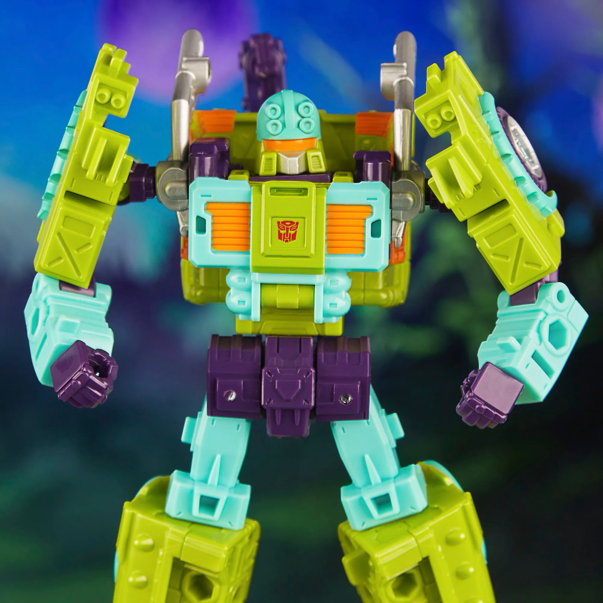 Transformers Buzzworthy Bumblebee Legacy: Evolution Robots in Disguise 2000 Universe Tow-Line