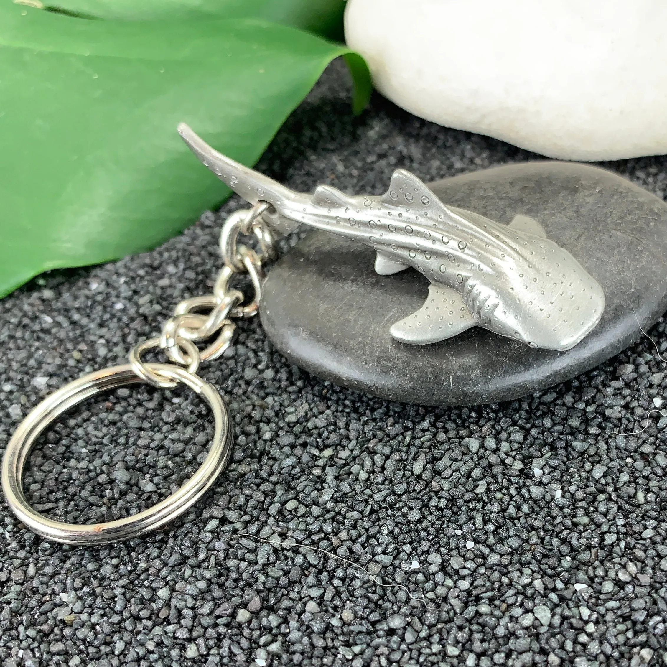 Whale Shark Keychain for Men and Women- Whale Shark Keychain Charm, Gifts for Shark Lovers,  Realistic Shark Key Ring Shark Key Fob